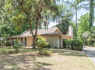 10 Willow Oak Rd W, Hilton Head Island, SC 29928
