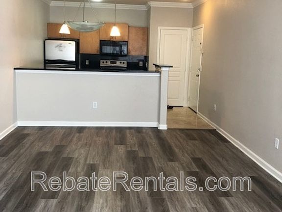 5th image of 8290 W Gate Pkwy #813