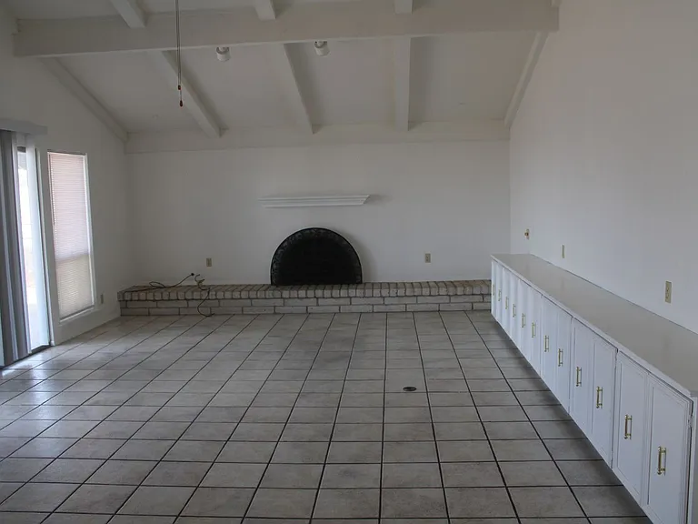 3000 Park North Dr — Photo 8