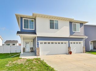 934 58th Ave S, Grand Forks, ND 58201