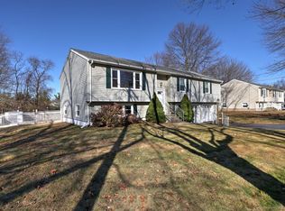 33 Donna Ln, West Haven, CT 06516