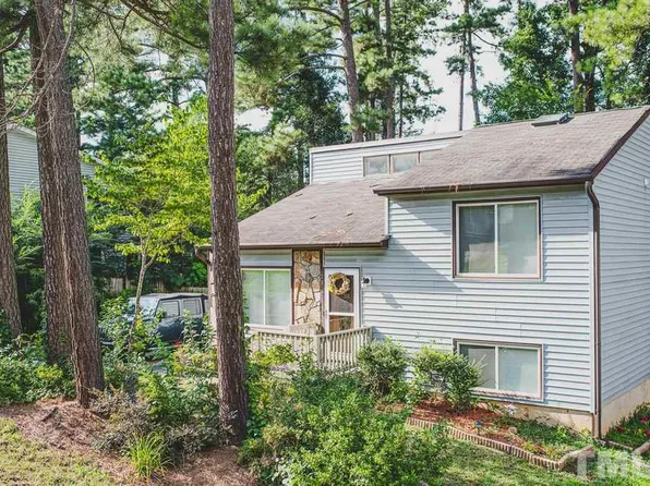 2812 Henslowe Dr, Raleigh, NC 27603