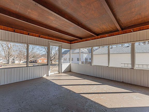 4th image of 508 N Washington St