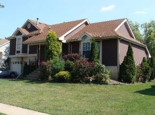 1885 Victor Ln, Hanover Park, IL 60133