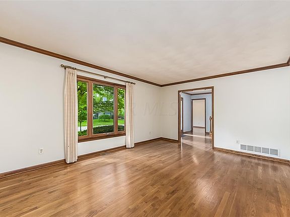 4th image of 410 Inglewood Dr
