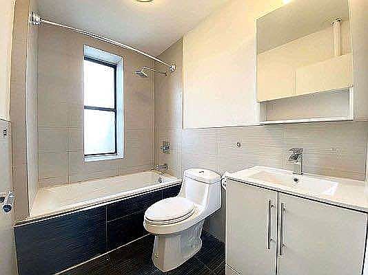 5th image of 3660 Waldo Ave #33