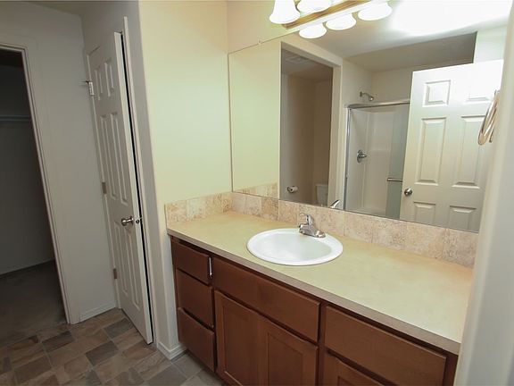 3rd image of 2638 NE 87th Ave