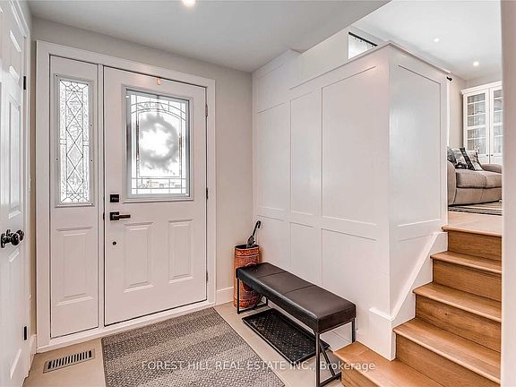 2nd image of 3 Shakespeare Dr