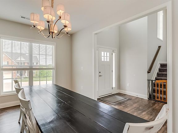 5th image of 169 Primrose Cir