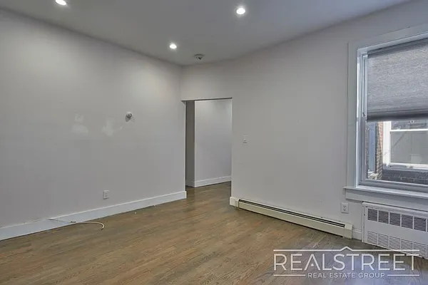 Rented by Real Street Inc | media 2