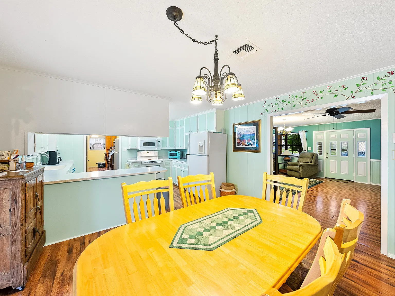 101 East Grothe Street - 1 — Photo 3