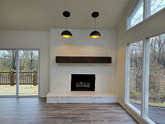5th image of 1600 Woodland Dr