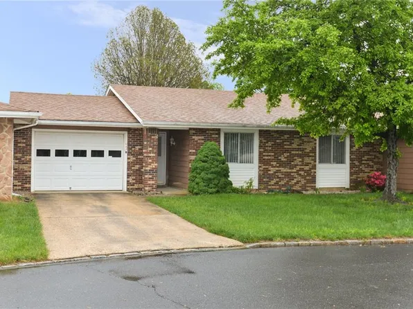 162B Kalmia Plz, Monroe Township, NJ 08831