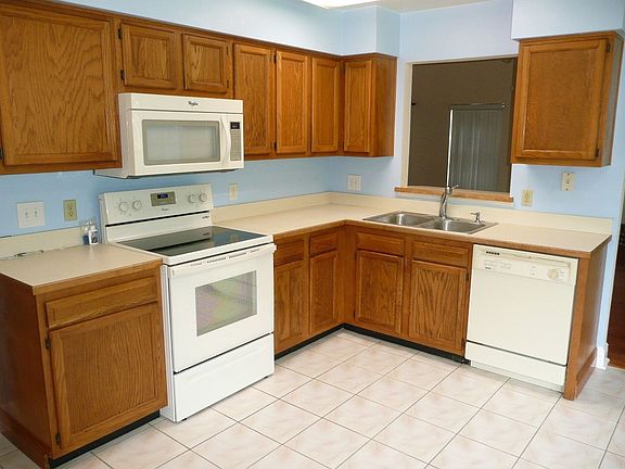 4th image of 2755 Notre Dame Dr