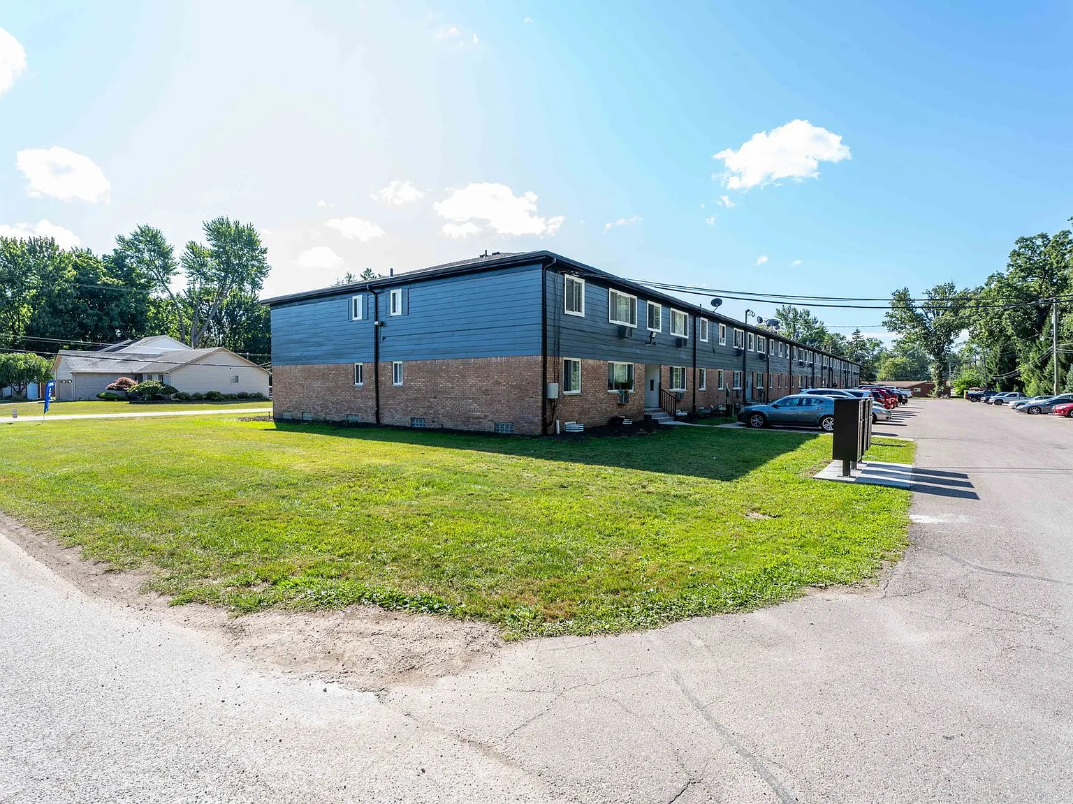 One11 Utica Park — Photo 4