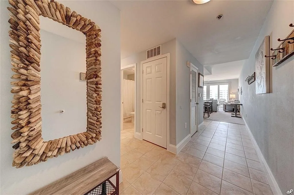 3 bed, 2.0 bath, 1262 sqft, $2,500 — Photo 1