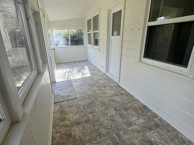 962 Charter Oak Ave — Photo 4