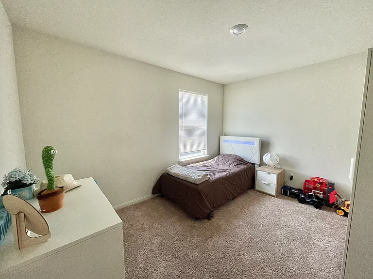 1327 Amy Dr — Photo 10