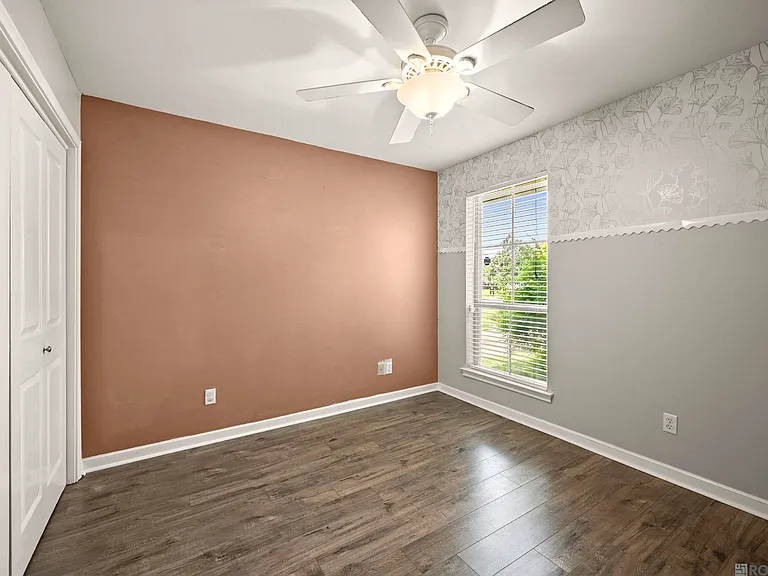 17190 N Lake Dr — Photo 16