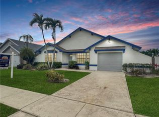 22750 Pickerel Cir, Boca Raton, FL 33428