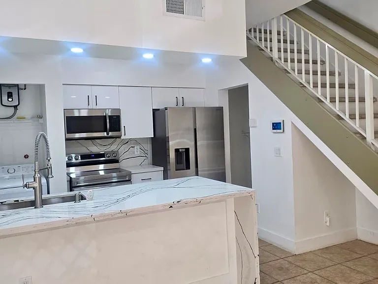 18338 NW 68th Ave #B — Photo 10