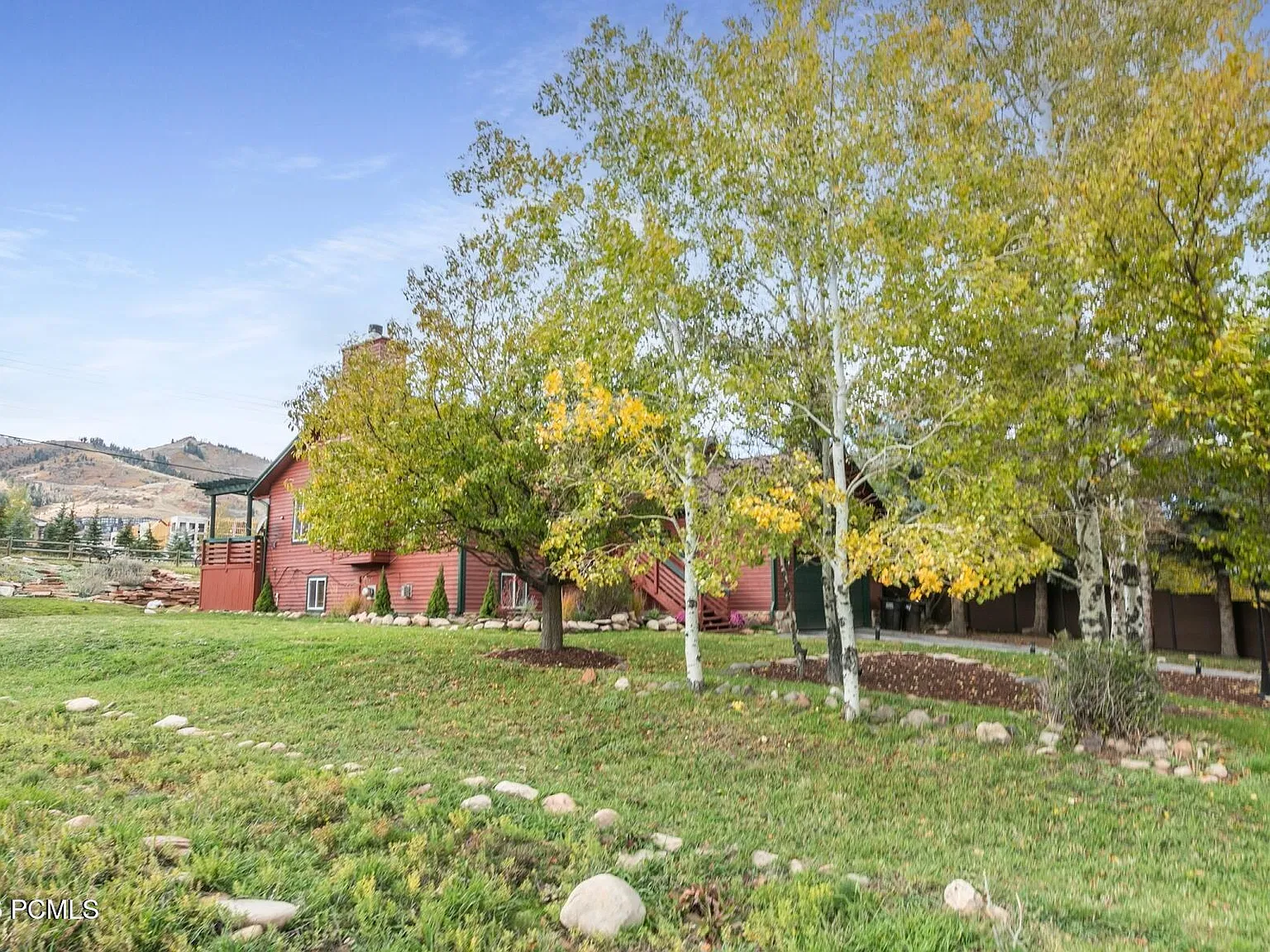 4 bed, 3.0 bath, 2696 sqft, $7,800 — Photo 4