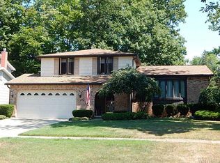 4881 Winterway Ln, Hamburg, NY 14075