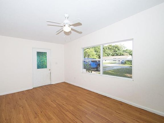 5th image of 4155 Poinsettia Ave