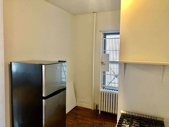 4th image of 224 Avenue B APT 20