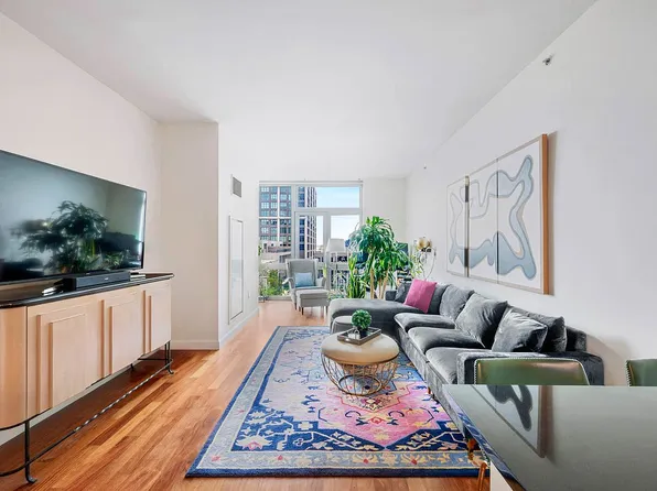 100 Jay St APT 15E, Brooklyn, NY 11201