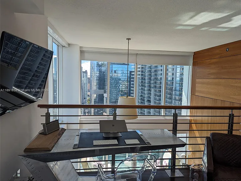 41 SE 5th St #2302 — Photo 14