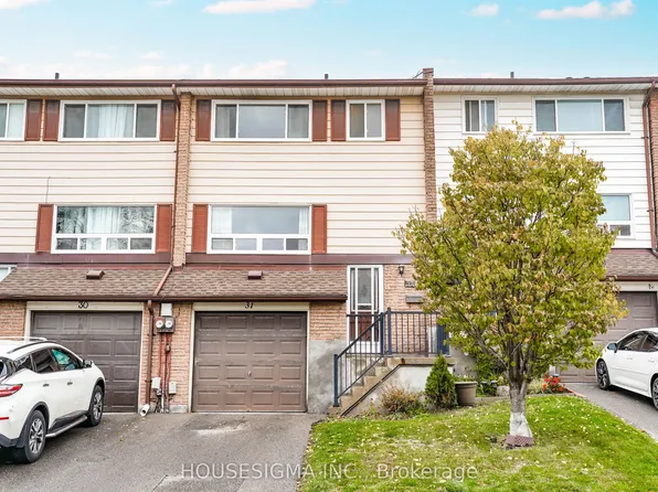 321 Blackthorn St #31, Oshawa, ON L1K 1L3