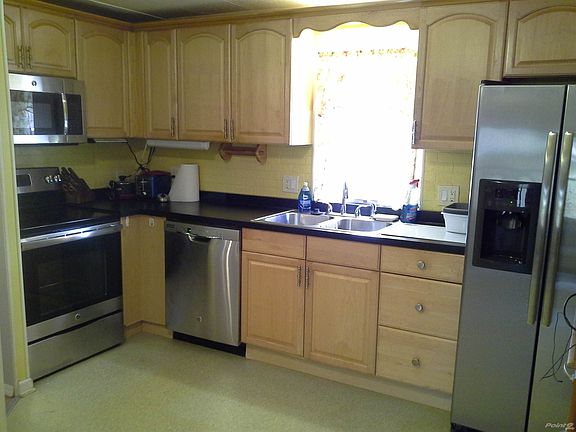 2nd image of 190 Rainbow Ln W