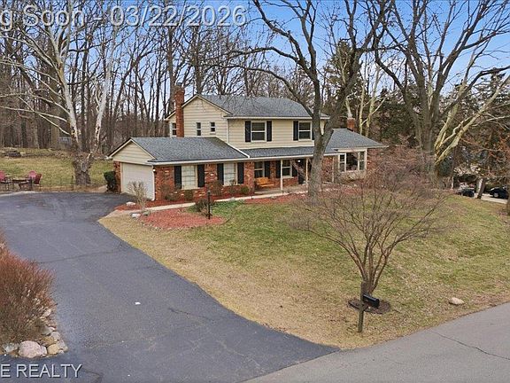 4th image of 326 Shagbark Dr