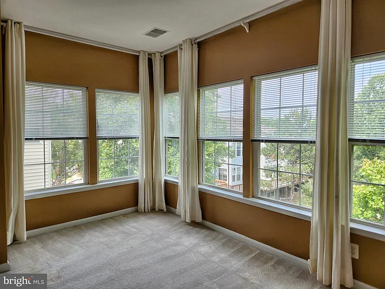 13906 Gothic Dr — Photo 27