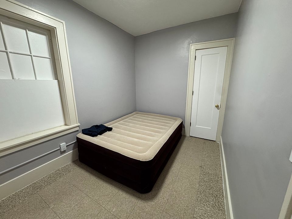 1st image of 898-902 Portland Ave #3