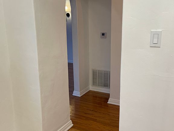 4th image of 154 S Palm Dr APT F