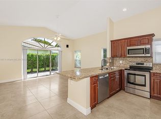 15211 Wilshire Way, Hollywood, FL 33027