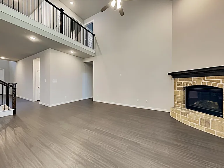 1552 Seminole Dr — Photo 9