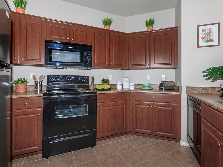 1c1 757 SQFT 1 Bed 1 Bath