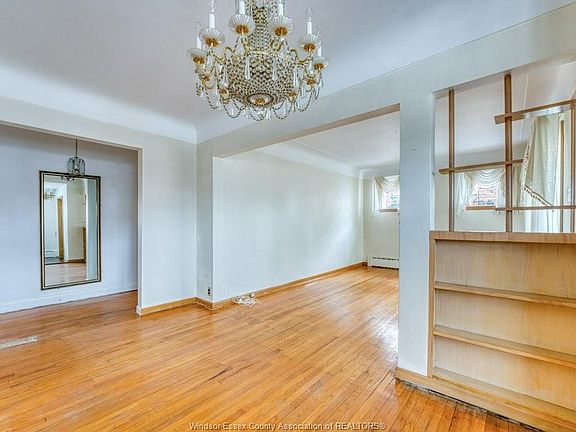 4th image of 1715 Alexis Rd