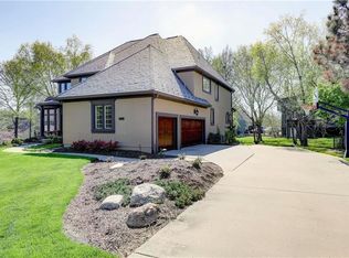 15144 Mohawk Cir, Leawood, KS 66224
