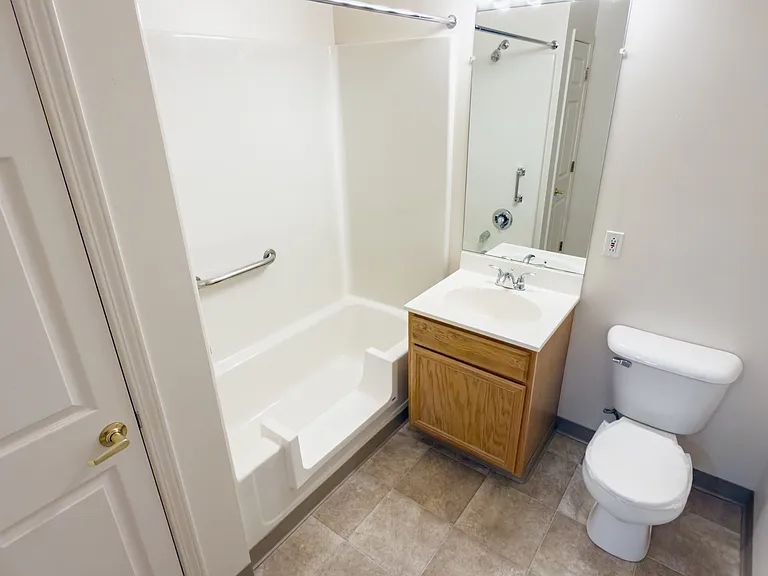Seneca Pointe — Photo 10