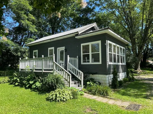 N5812 Old Keshena Rd, Shawano, WI 54166