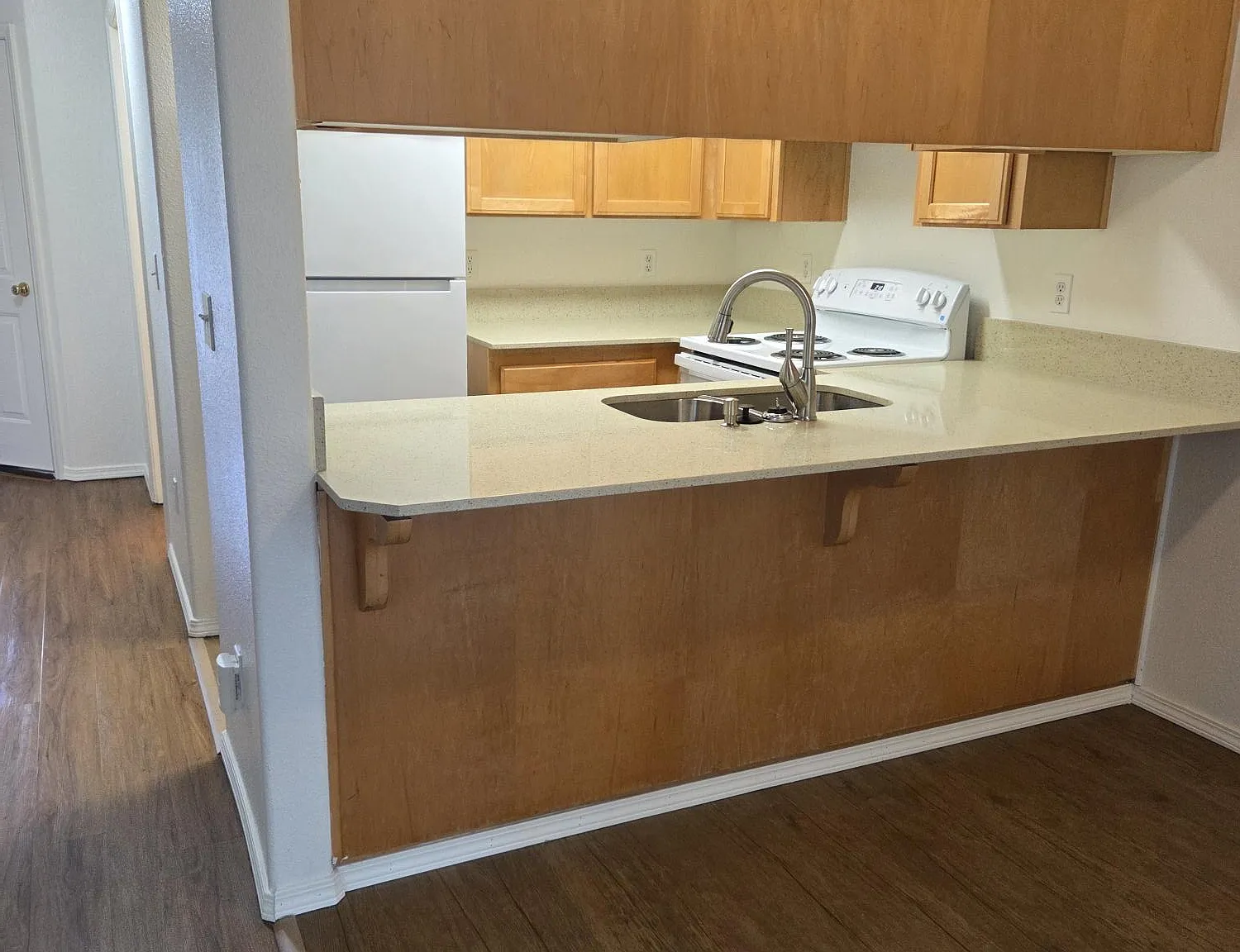3 bed, 2.5 bath, 1160 sqft, $1,825 — Photo 4