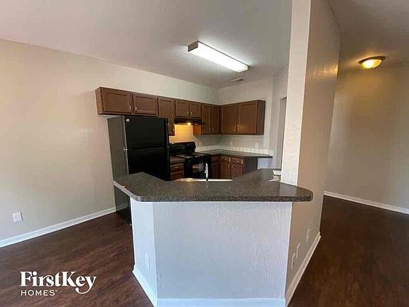 5th image of 1581 S Cranberry Blvd