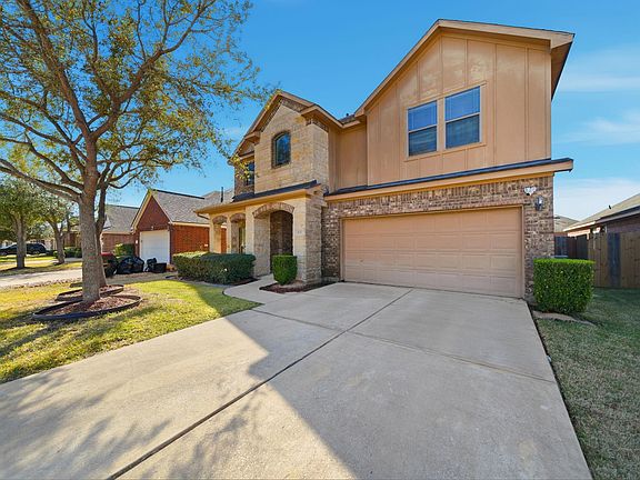3rd image of 3010 Westwood Manor Ln