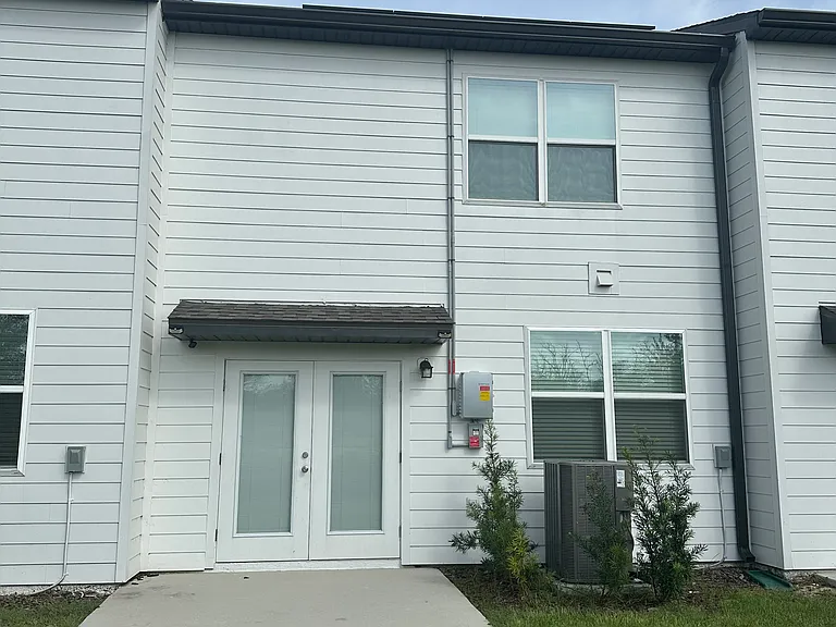 405 Madison Dr — Photo 11