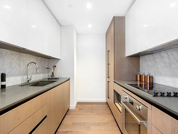 5th image of 302 E 96th St APT 702