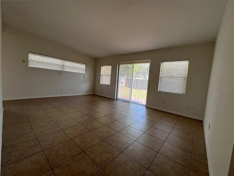 1724 Peruvian Ln — Photo 3